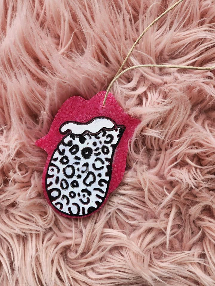Leopard Tongue